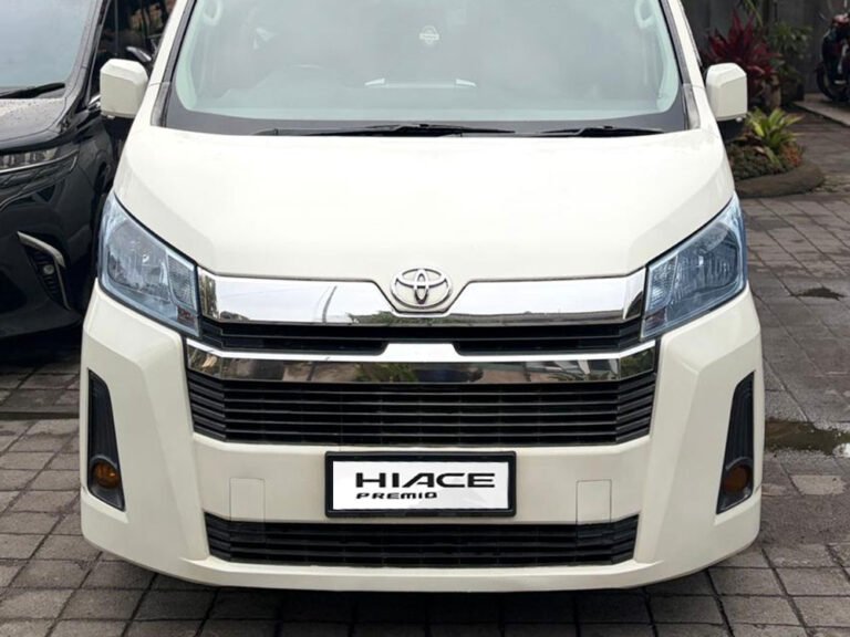 Toyota Hiace Premio parked at tourist spot - Hiace Premio Bali for Group Travel