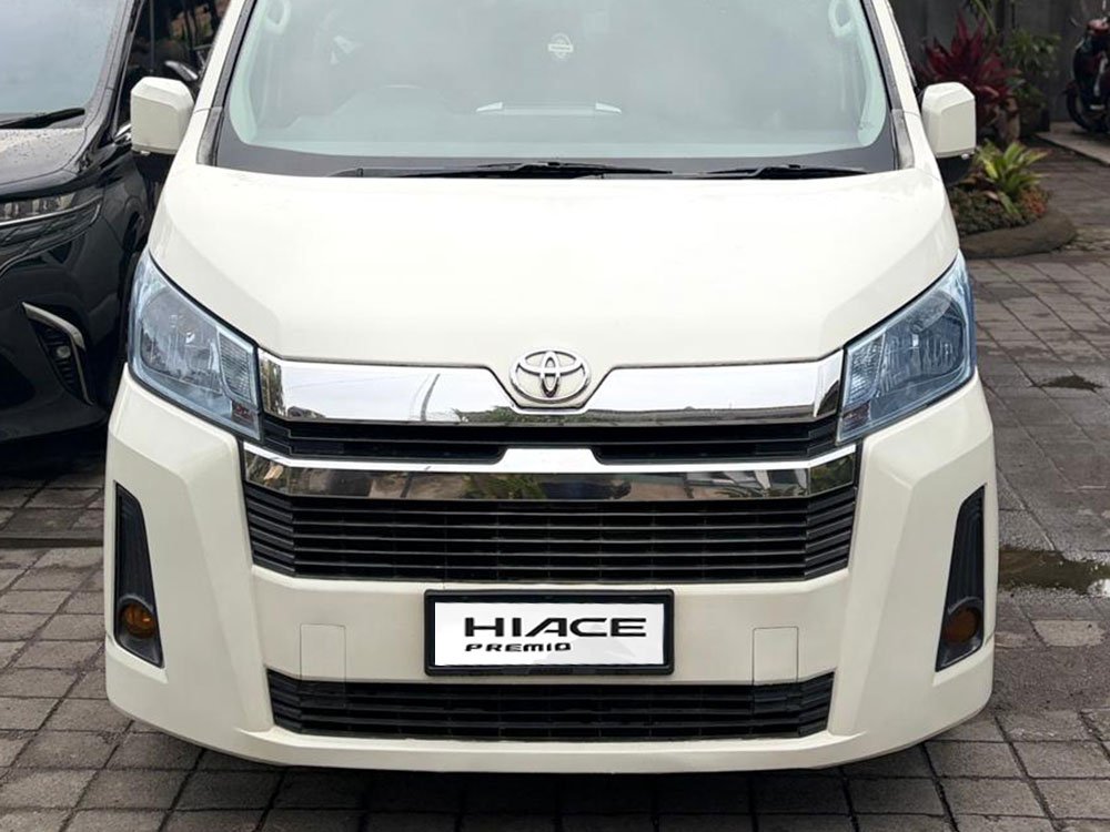Hiace Premio Bali for Group Travel