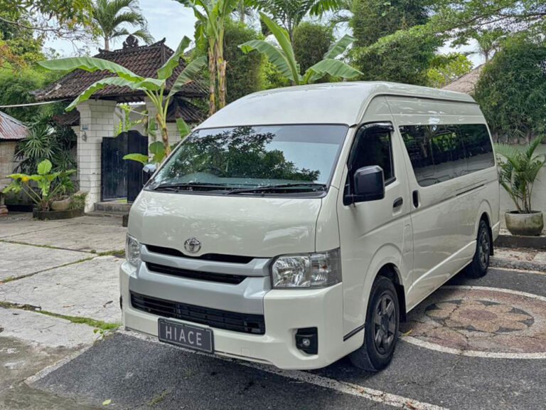 Comfortable travel van with driver - Rent Toyota Hiace Bali